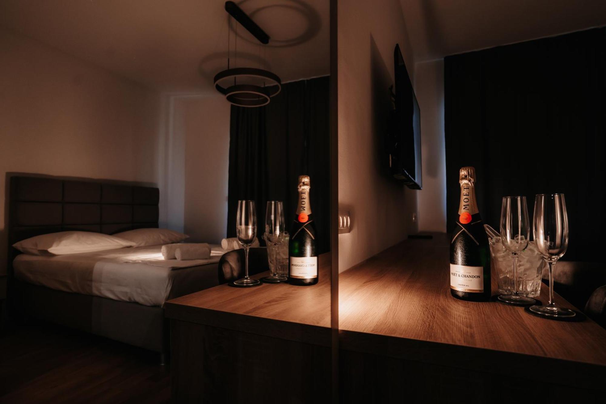Toro Hospitality Lägenhet Mostar Exteriör bild